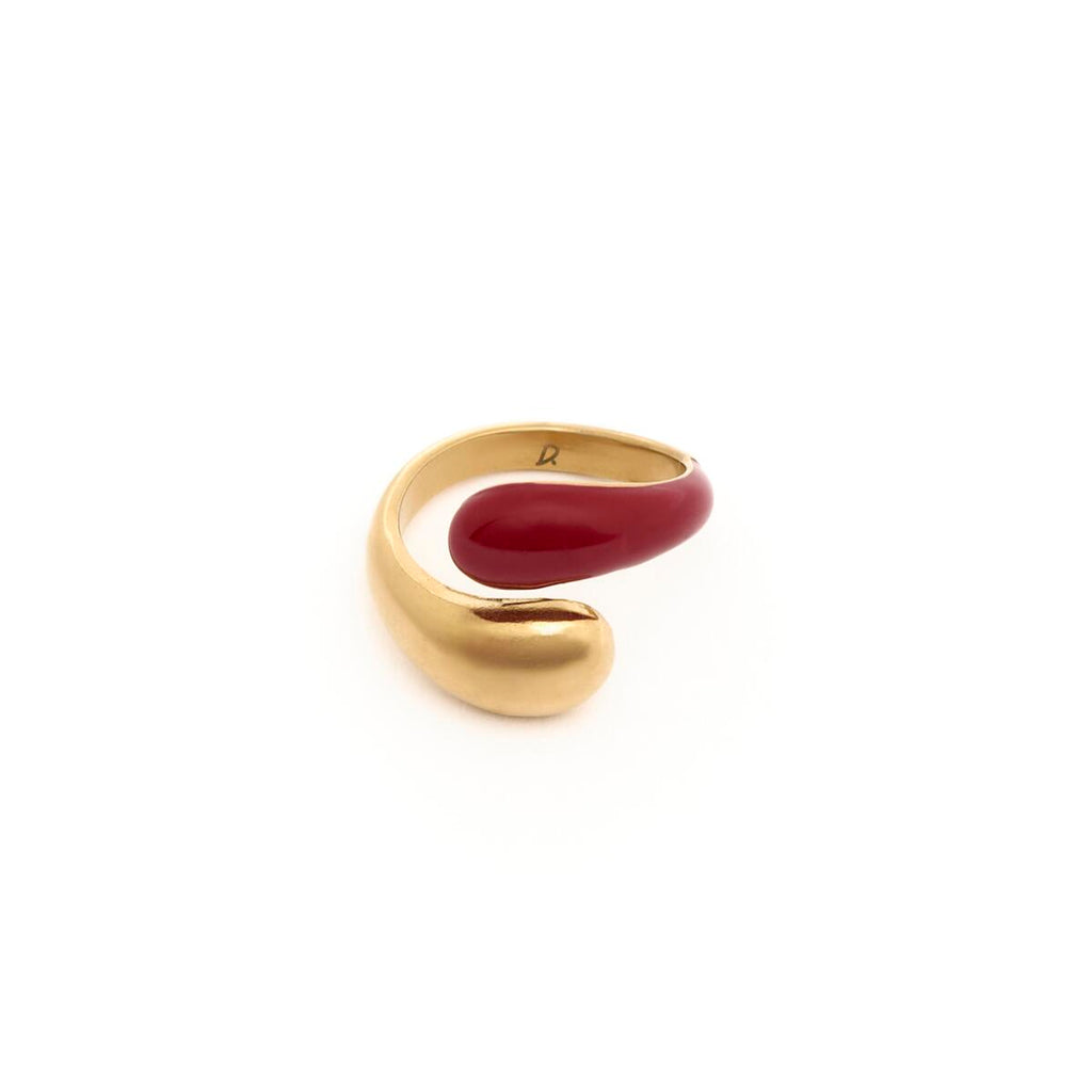 Anillo Dorado con Esmalte Rojo 1
