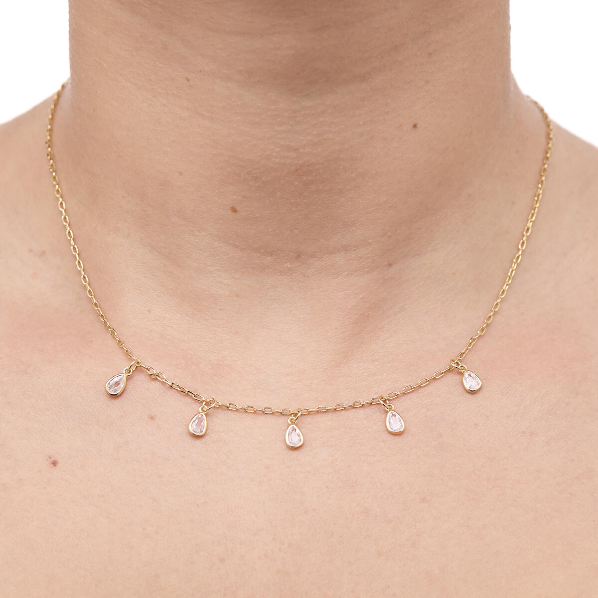 Collar Dorado con Línea de Piedras 4