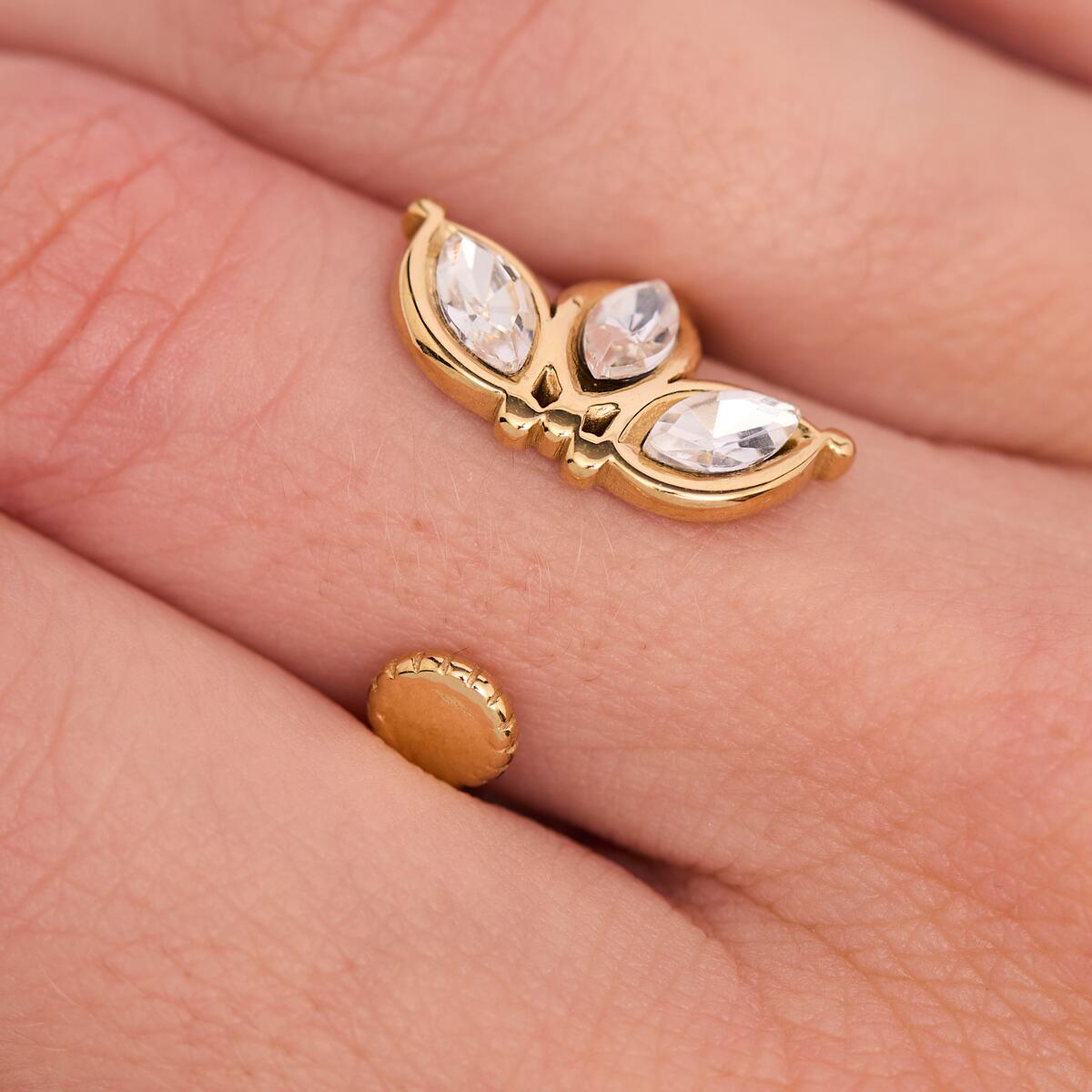 Anillo Dorado con Media Flor Abierta 4