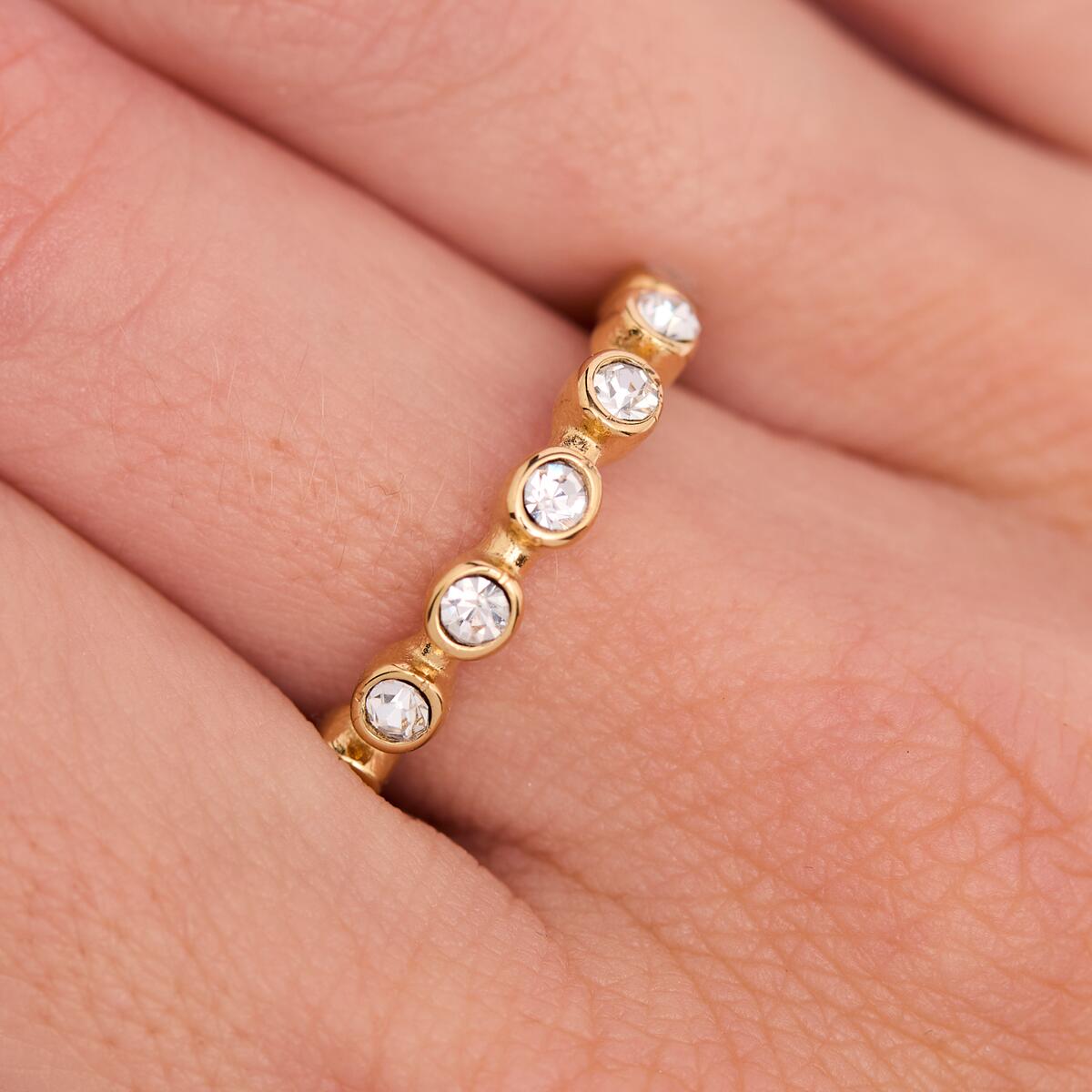 Anillo Dorado con Piedras Redondas 4