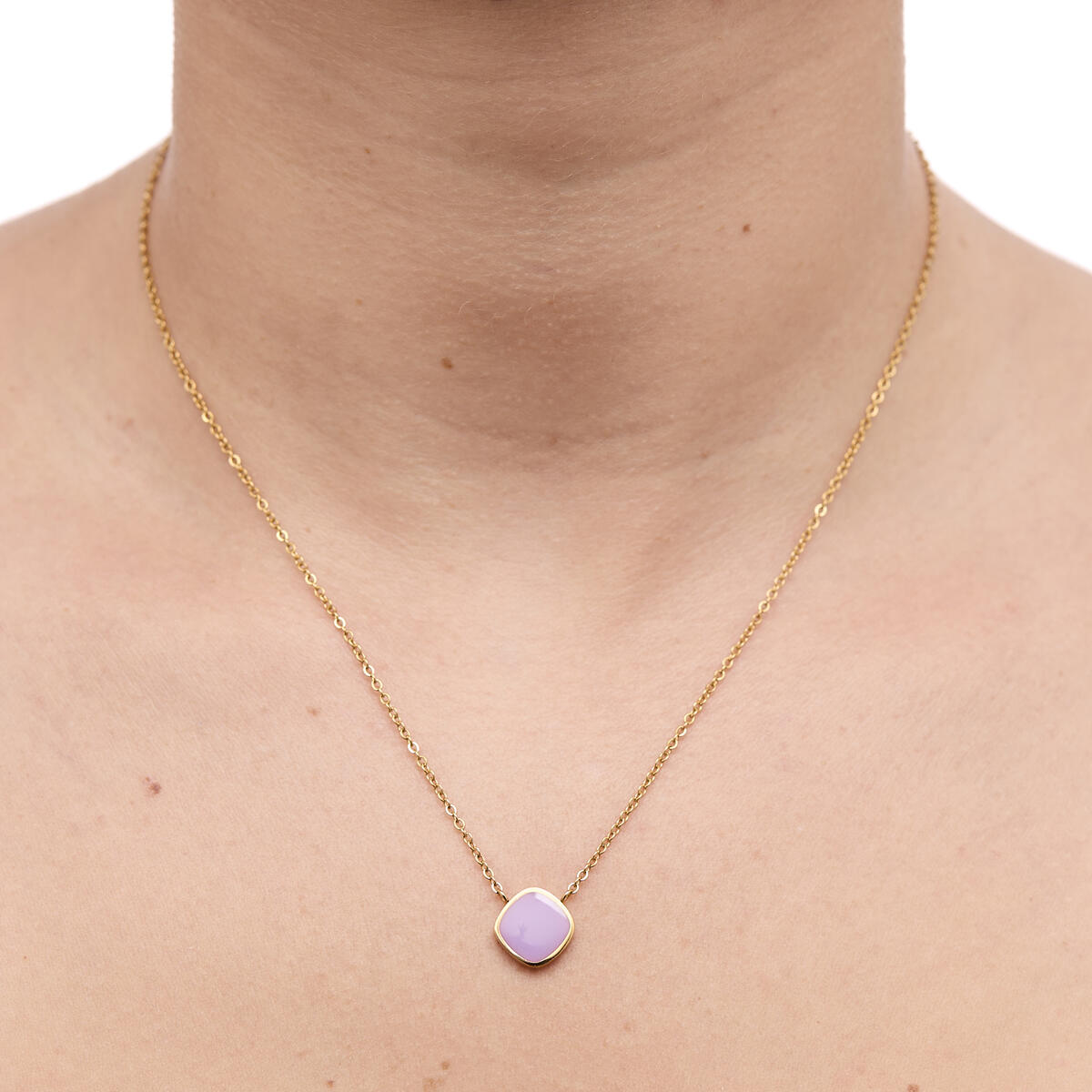 Collar Dorado con Colgante Rombo 4
