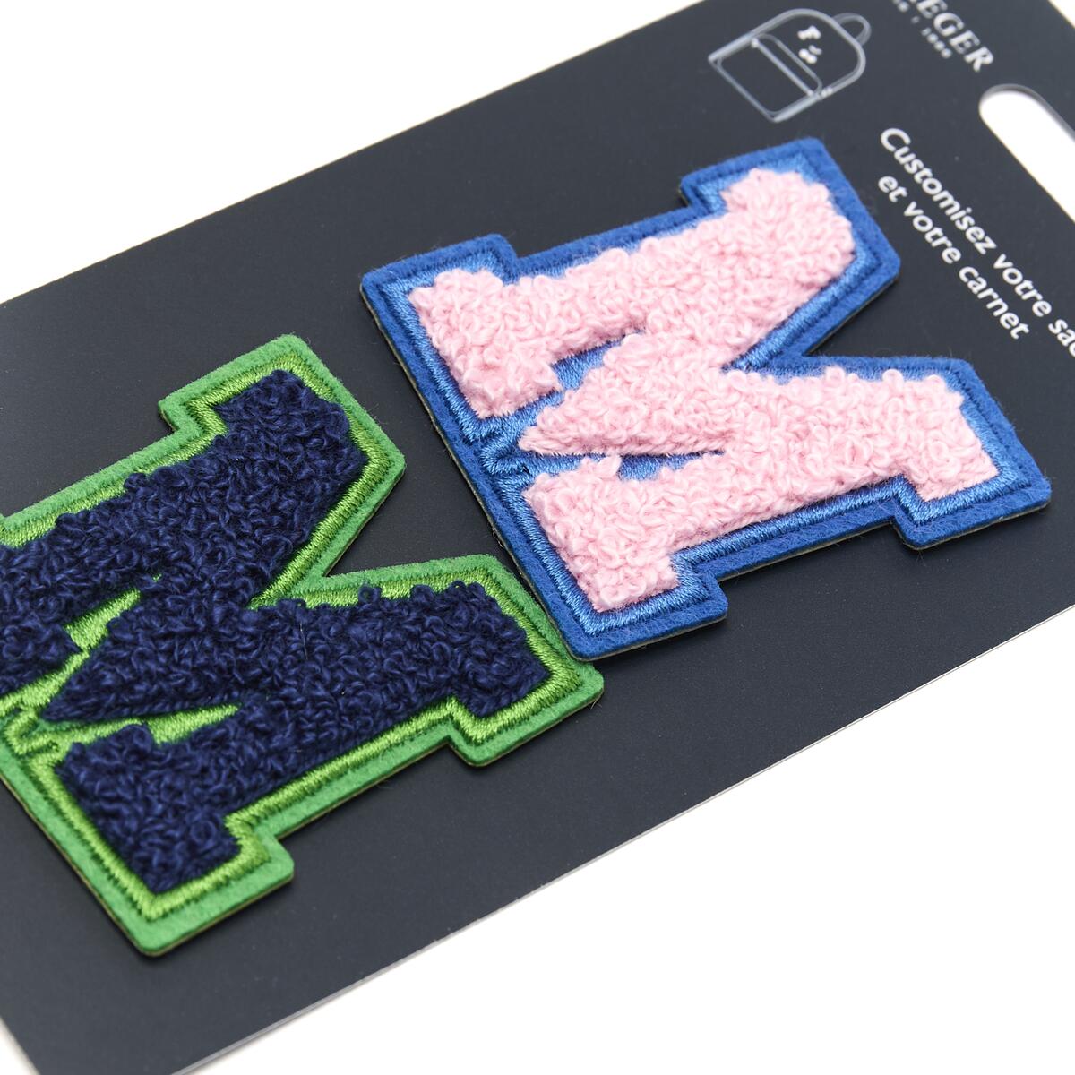 Parches de Letras Bordadas Personalizados M rosa 2